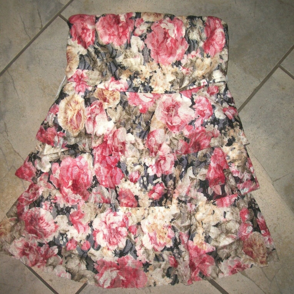 Rachael & Chloe Tiered Ruffled Floral Print Dress